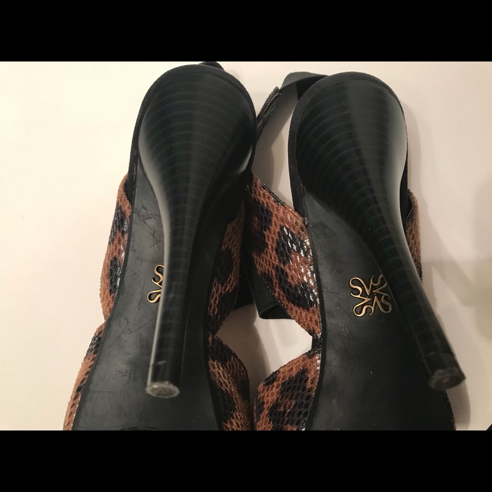 Simply Vera Wang Leopard Heeled Sandals - Picture 8 of 8